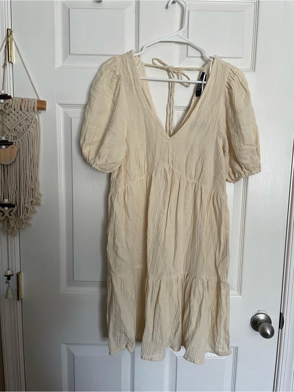 Primark Women’s size Small (6-8) Cream Puff-Sleeve V-Neck Tiered Mini Dress